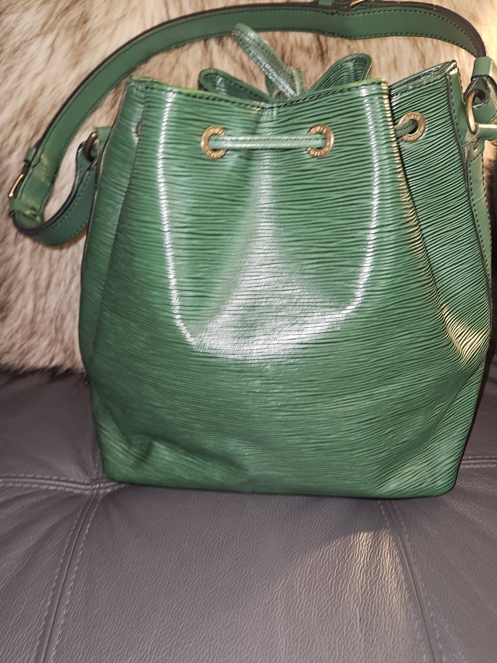 Louis Vuitton Epi Drawstrung Bucket Bag - Picture 7 of 10